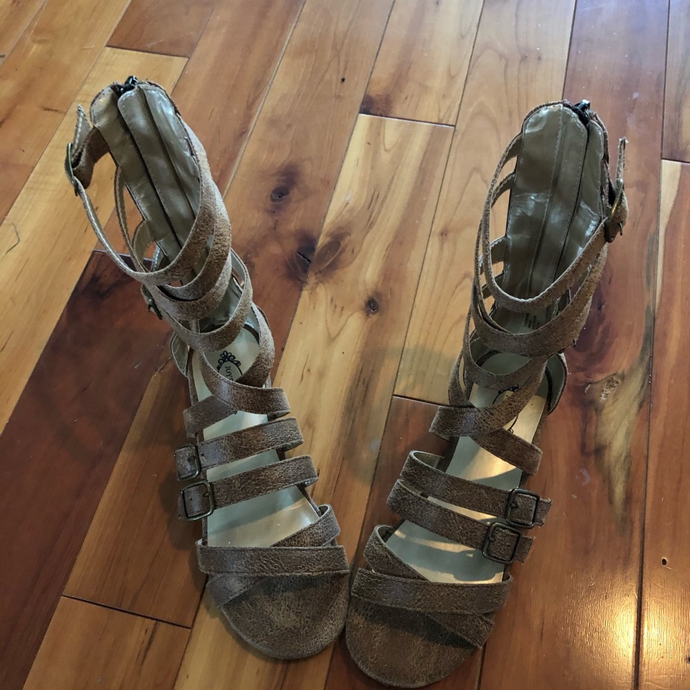 Like new joyfolie gladiators